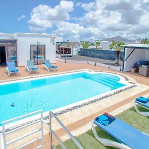 https://villa-ishara.in-canary-islands.com
